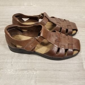 Cobbie Cuddlers Womens Brown Leather Velcro Buckle Strap Sandals Size 7.5